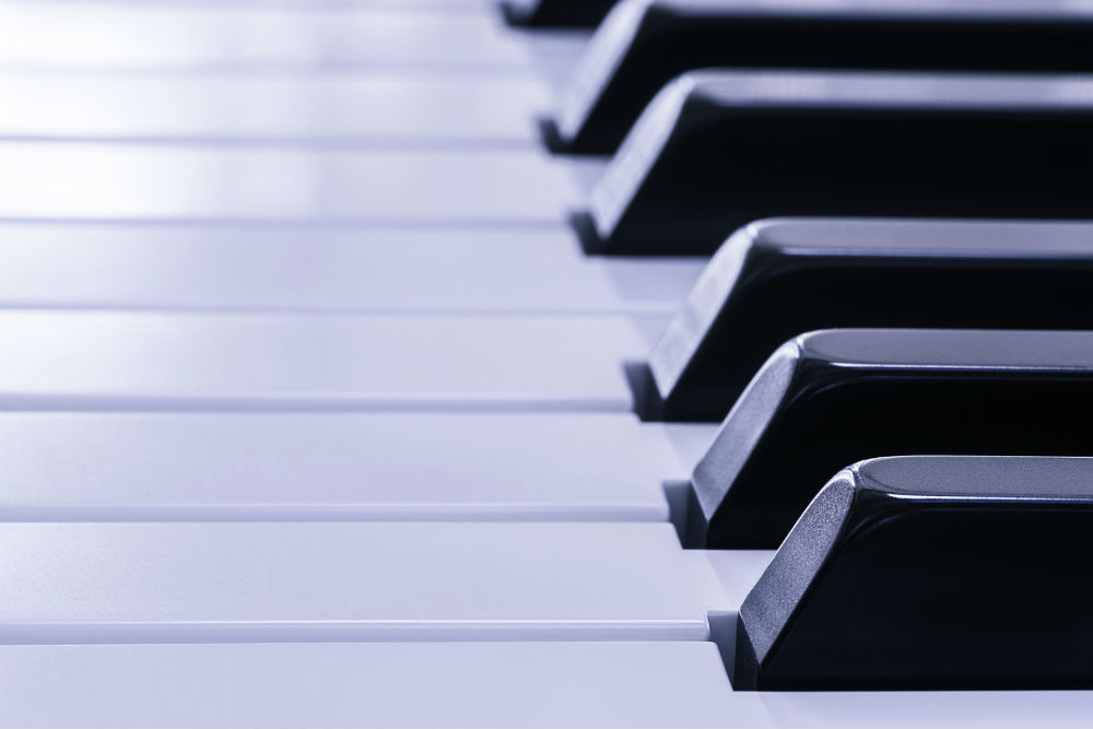 Grand Piano vs. Electric Keyboard - Which Should I Play?